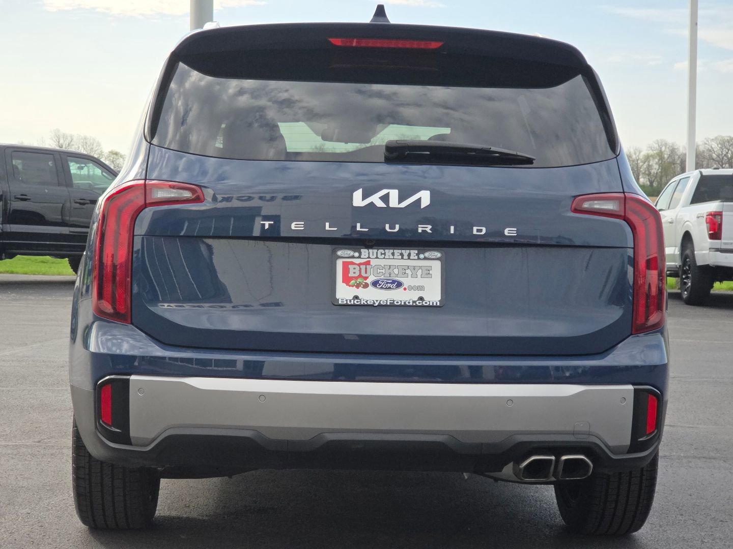 Used 2025 Kia Telluride S image 16