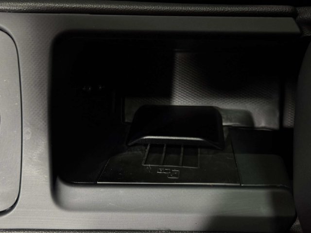Used 2026 Volkswagen Tiguan SE R-Line AWD/4WD image 18