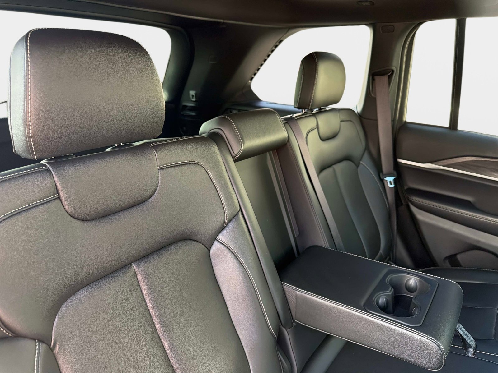 Used 2025 Jeep Grand Cherokee Limited 4xe image 28