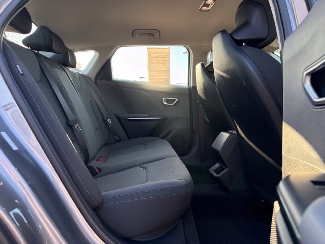 Used 2025 Kia K4 FWD image 29