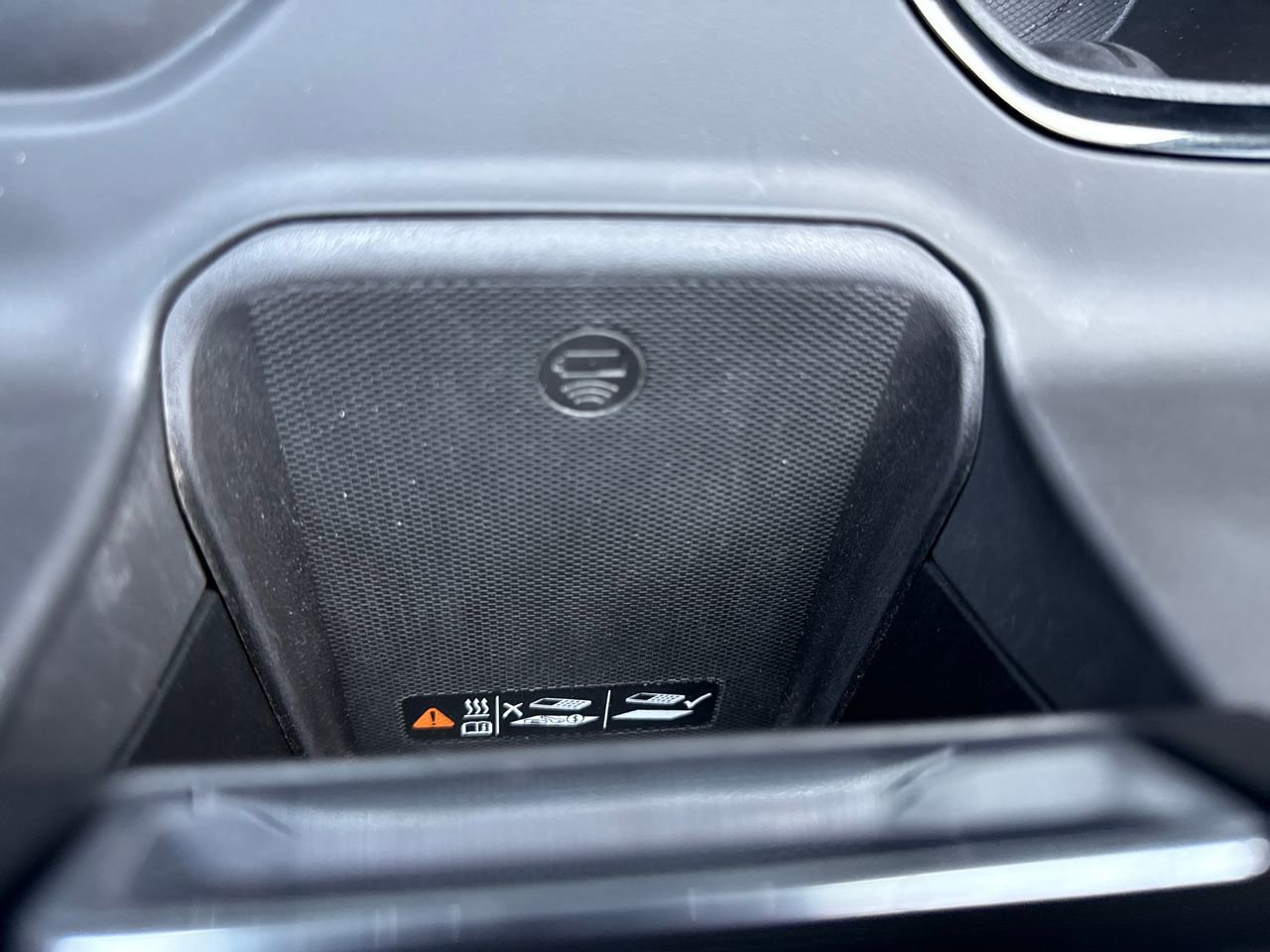 Used 2022 GMC Sierra 1500 AT4 w/ Technology Package image 26