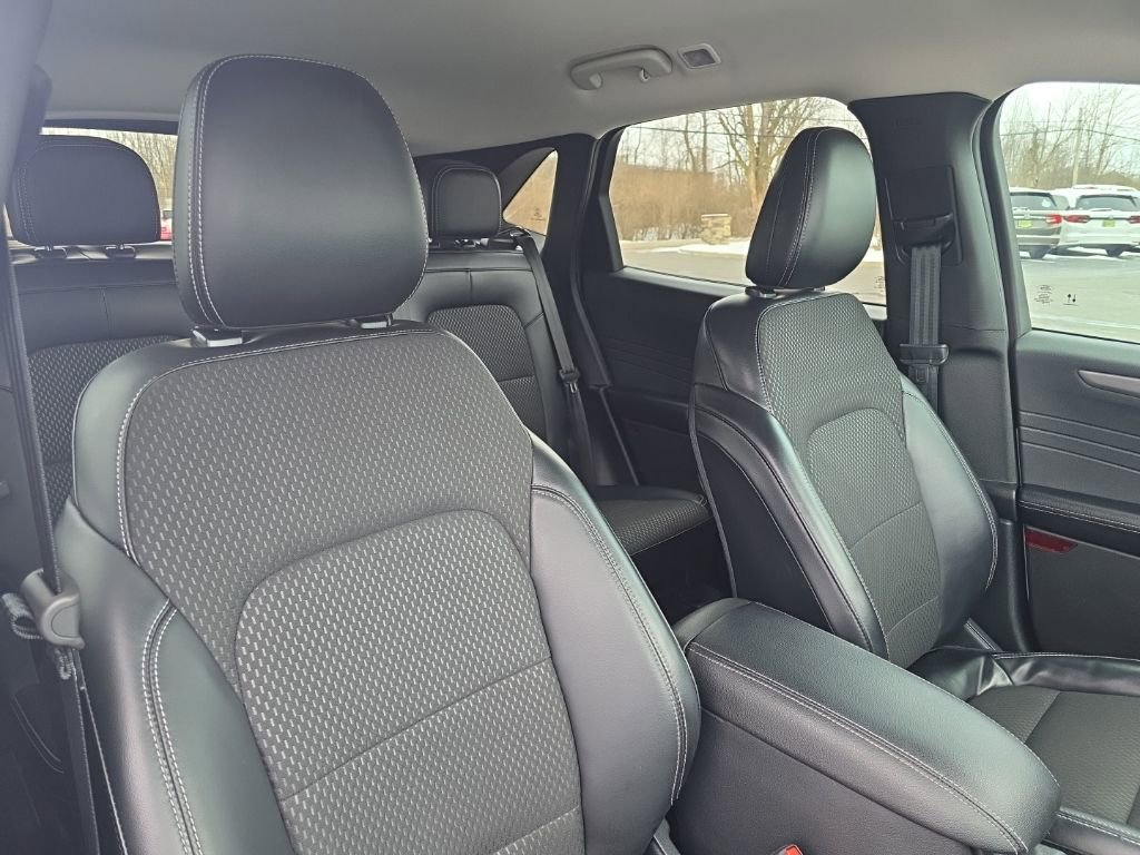 Used 2024 Ford Escape SE image 44