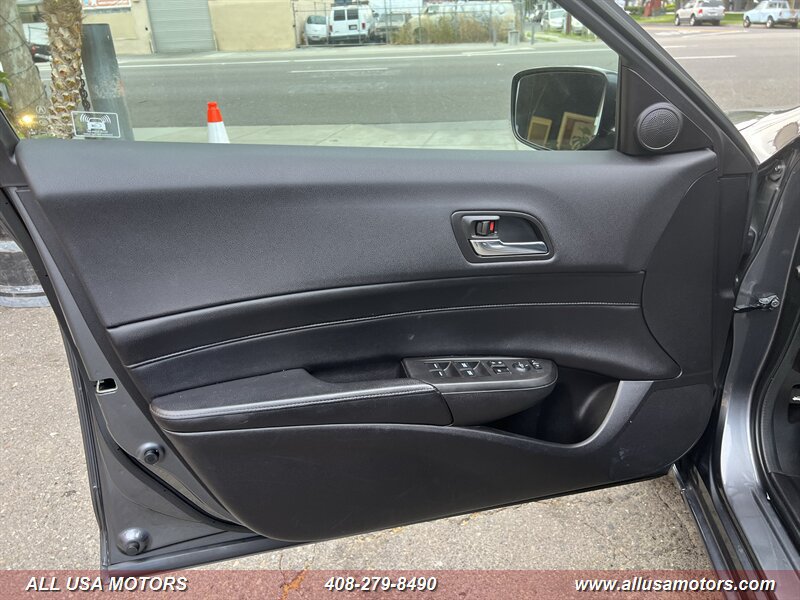 Used 2013 Acura ILX w/ Technology Package FWD image 13