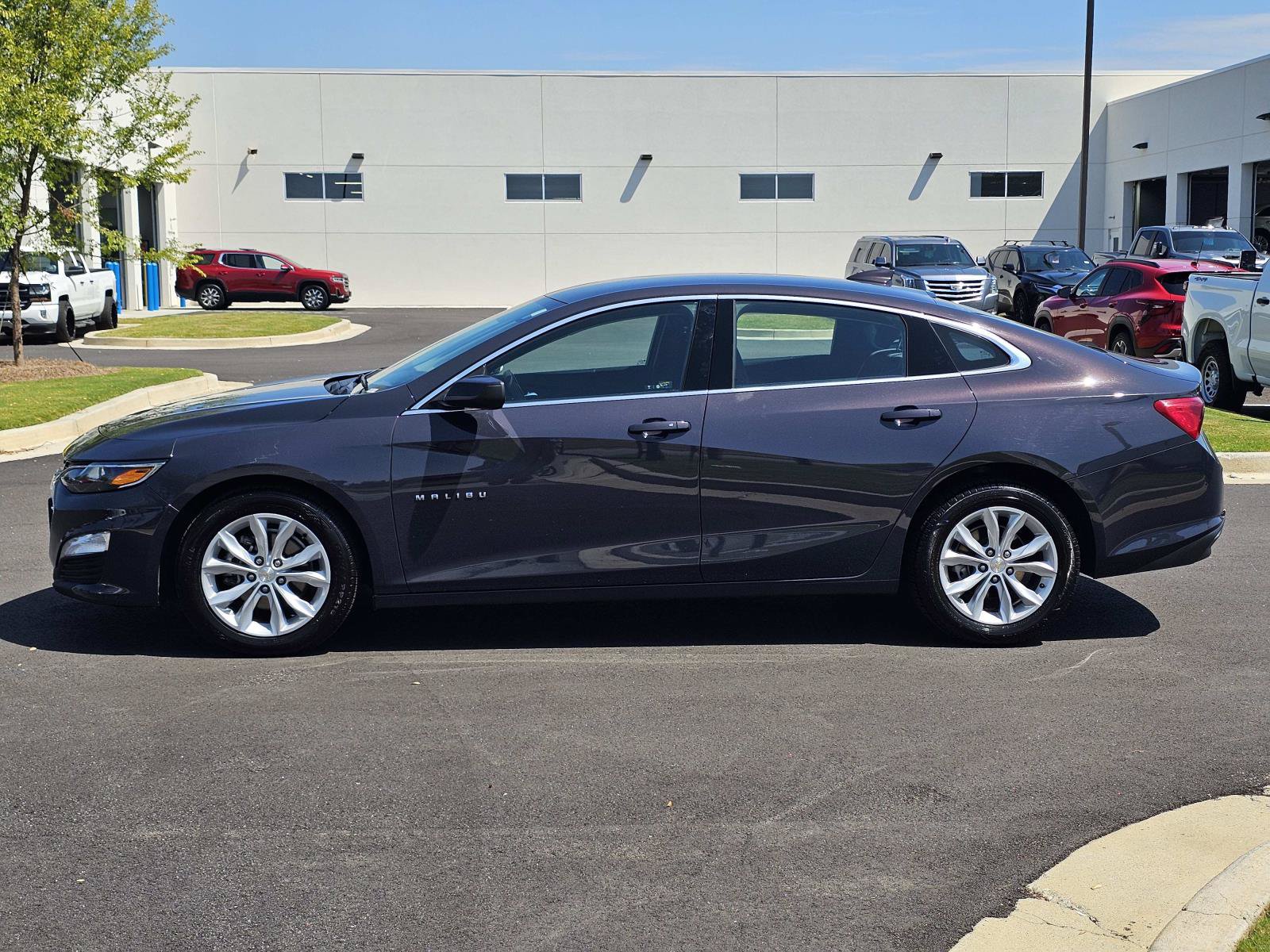 Used 2025 Chevrolet Malibu LT FWD image 13