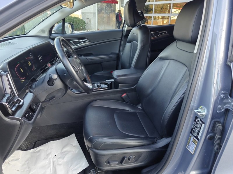 Used 2023 Kia Sportage EX image 8