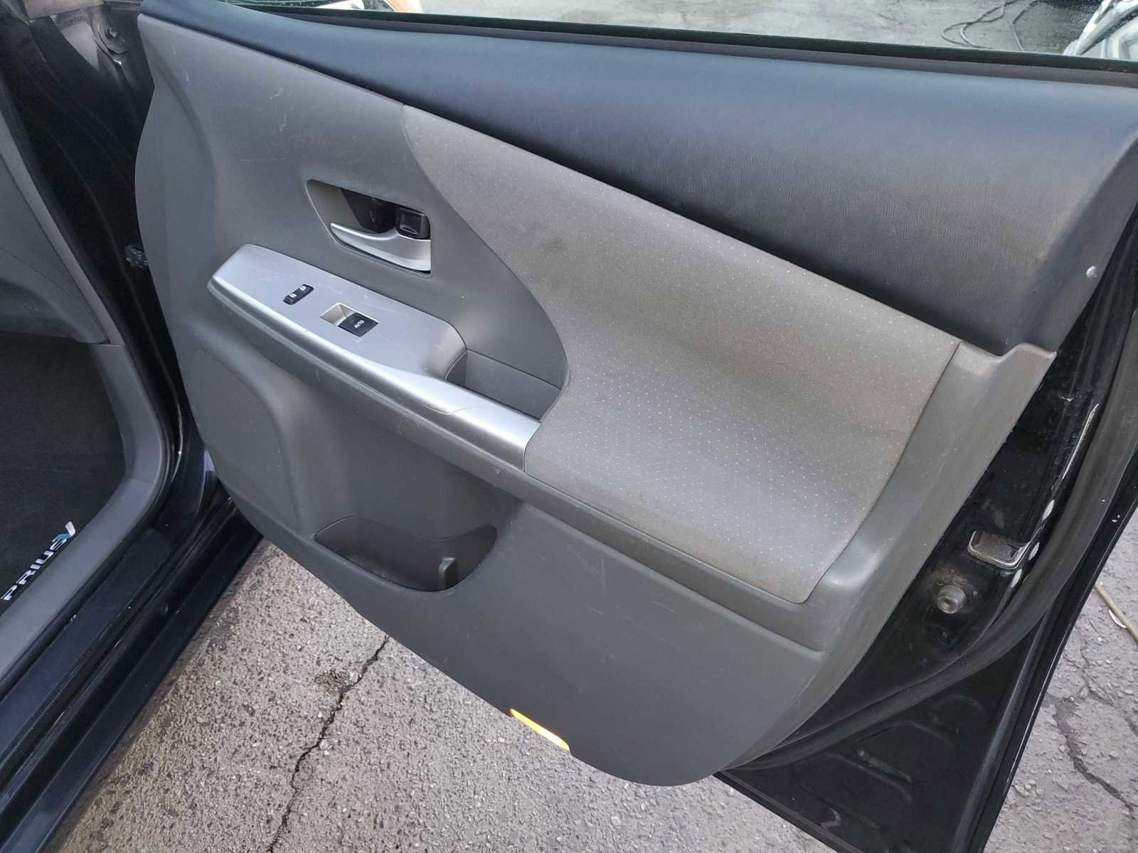 Used 2012 Toyota Prius V Three image 19