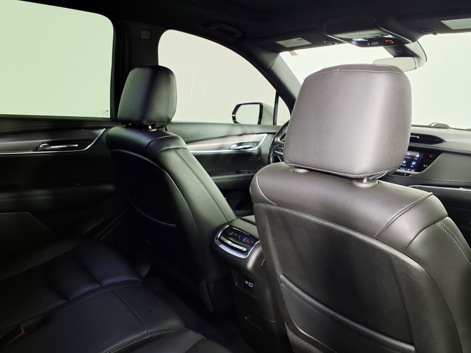 Certified 2024 Cadillac XT6 Luxury FWD image 11