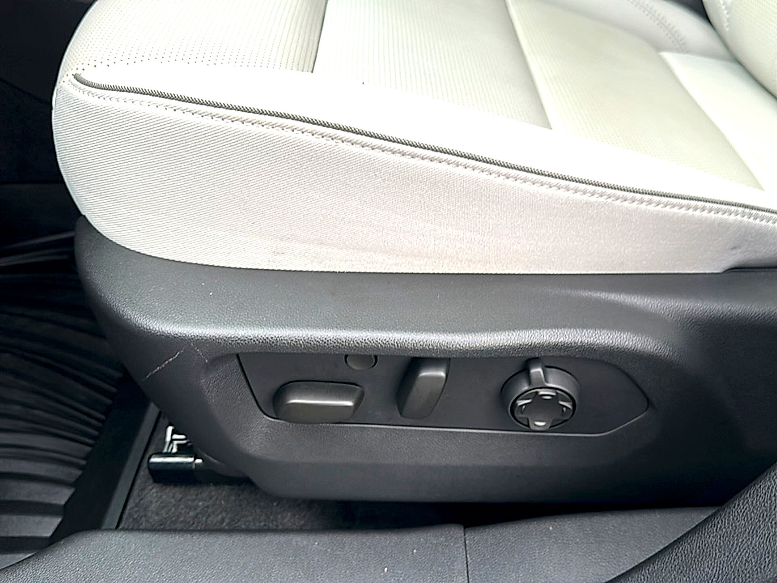New 2026 Buick Envision Avenir AWD/4WD image 12