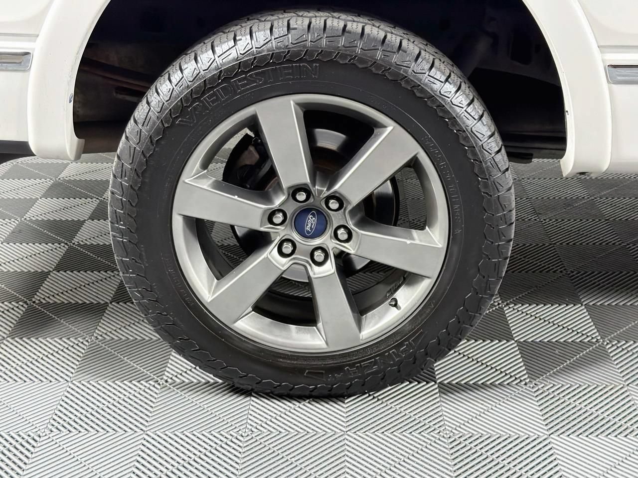Used 2013 Ford F150 Platinum AWD/4WD image 29