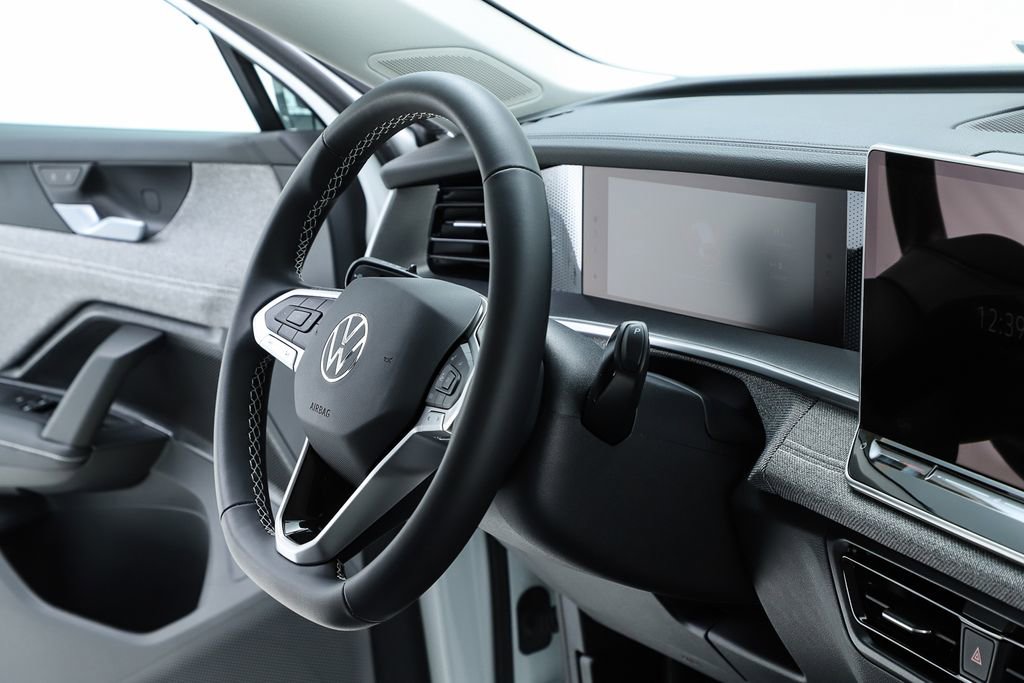 New 2026 Volkswagen Tiguan S image 33