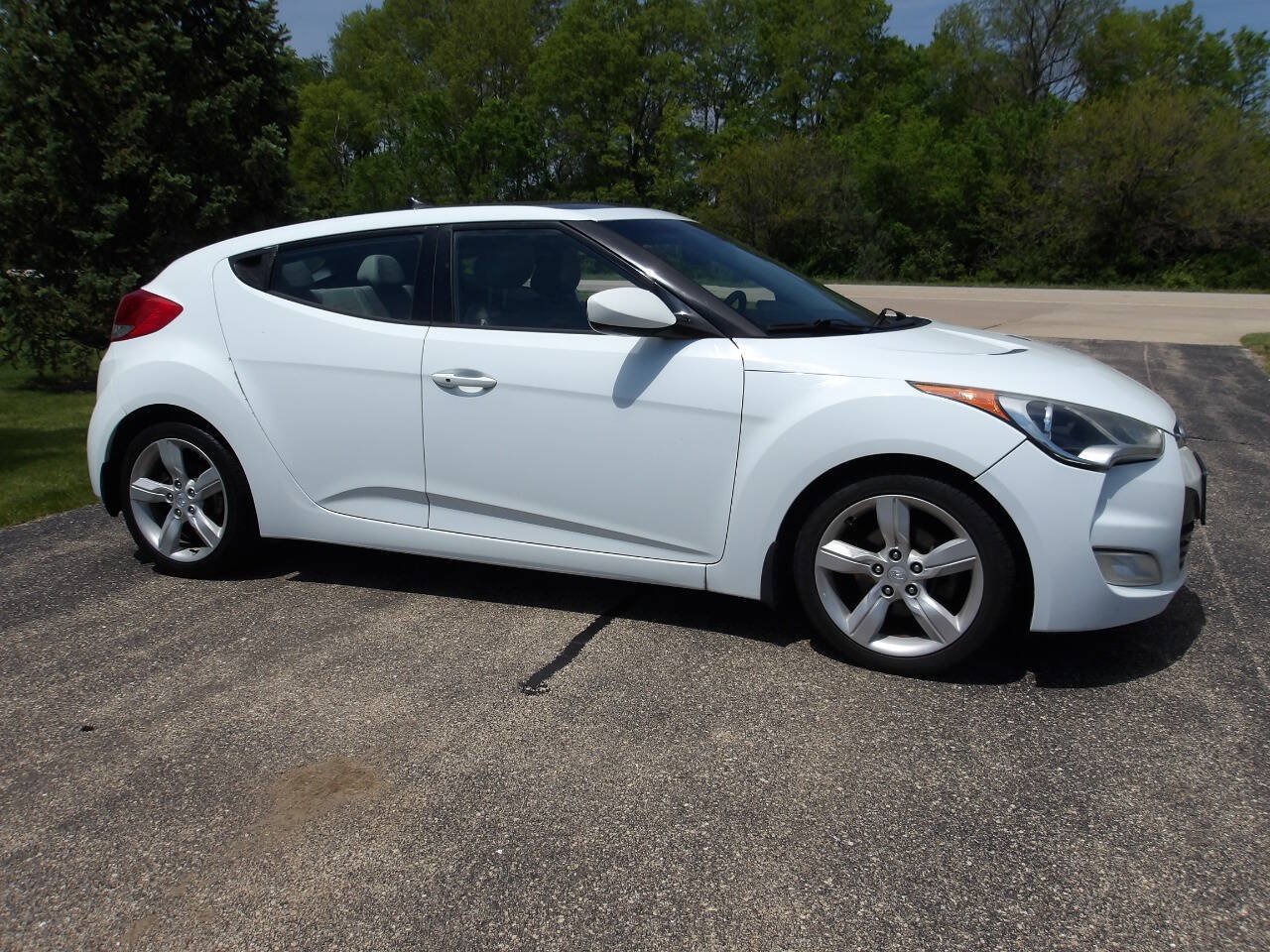 Used 2013 Hyundai Veloster w/ Tech Pkg