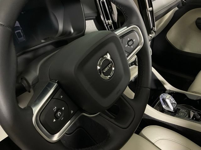 Certified 2025 Volvo XC40 B5 Ultra AWD/4WD image 20
