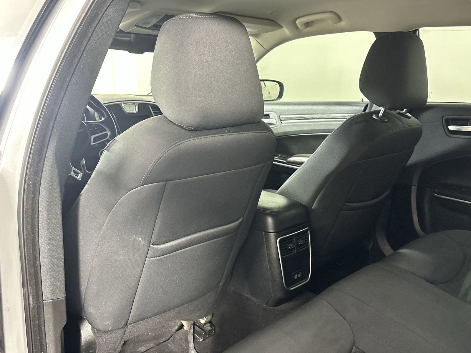 Used 2020 Chrysler 300 Touring w/ Sport Appearance Package image 28