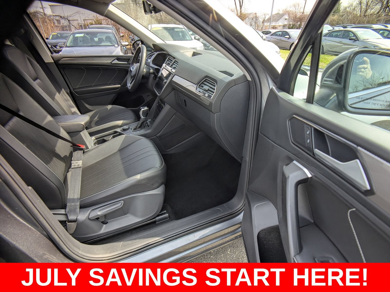 Used 2024 Volkswagen Tiguan Wolfsburg Edition AWD/4WD image 14