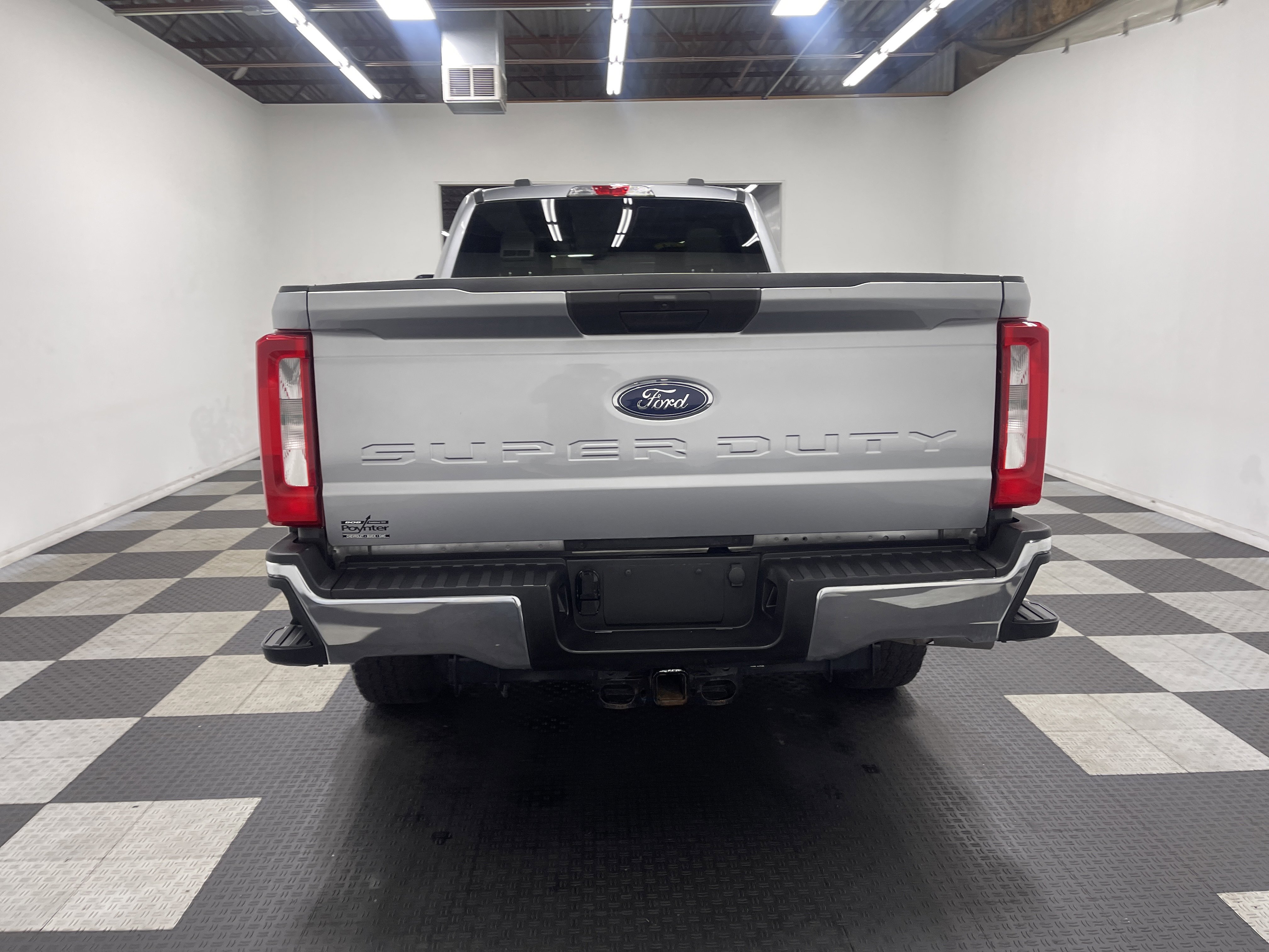 Used 2024 Ford F350 XLT image 3