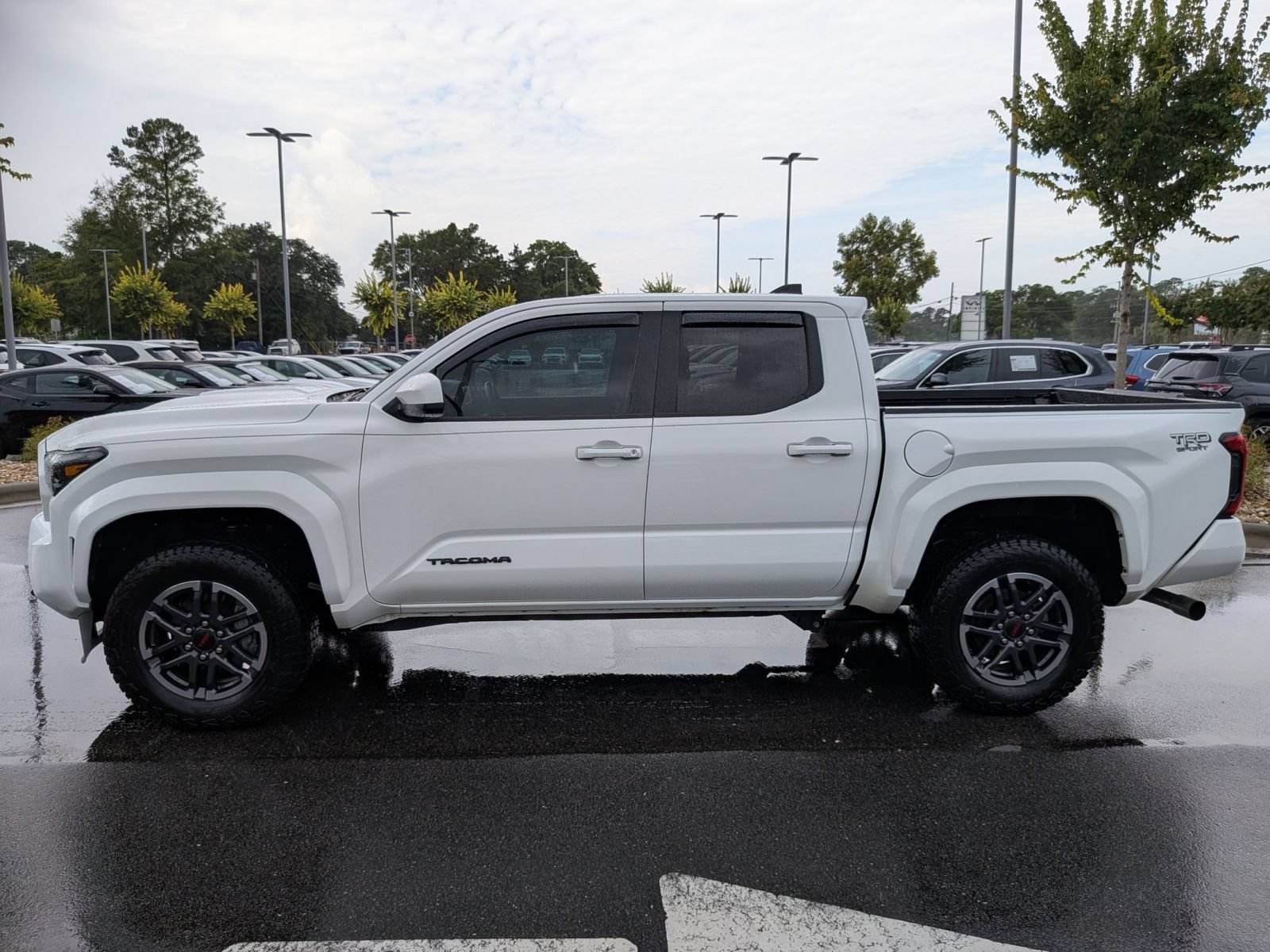 Used 2024 Toyota Tacoma TRD Sport AWD/4WD image 6