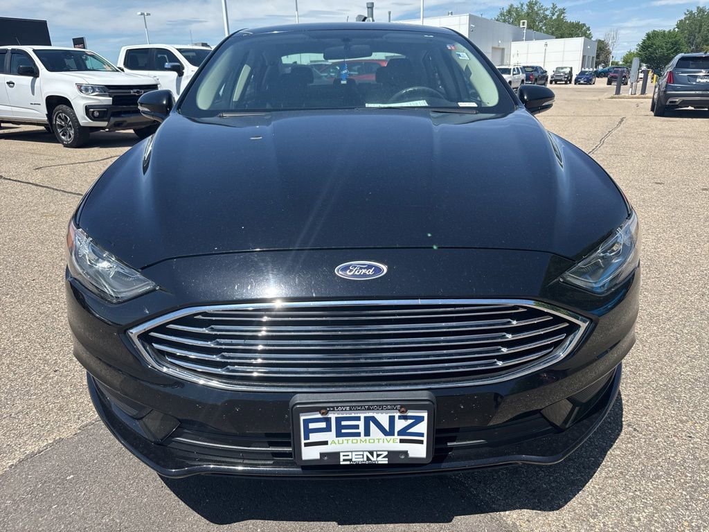 Used 2017 Ford Fusion SE FWD image 2