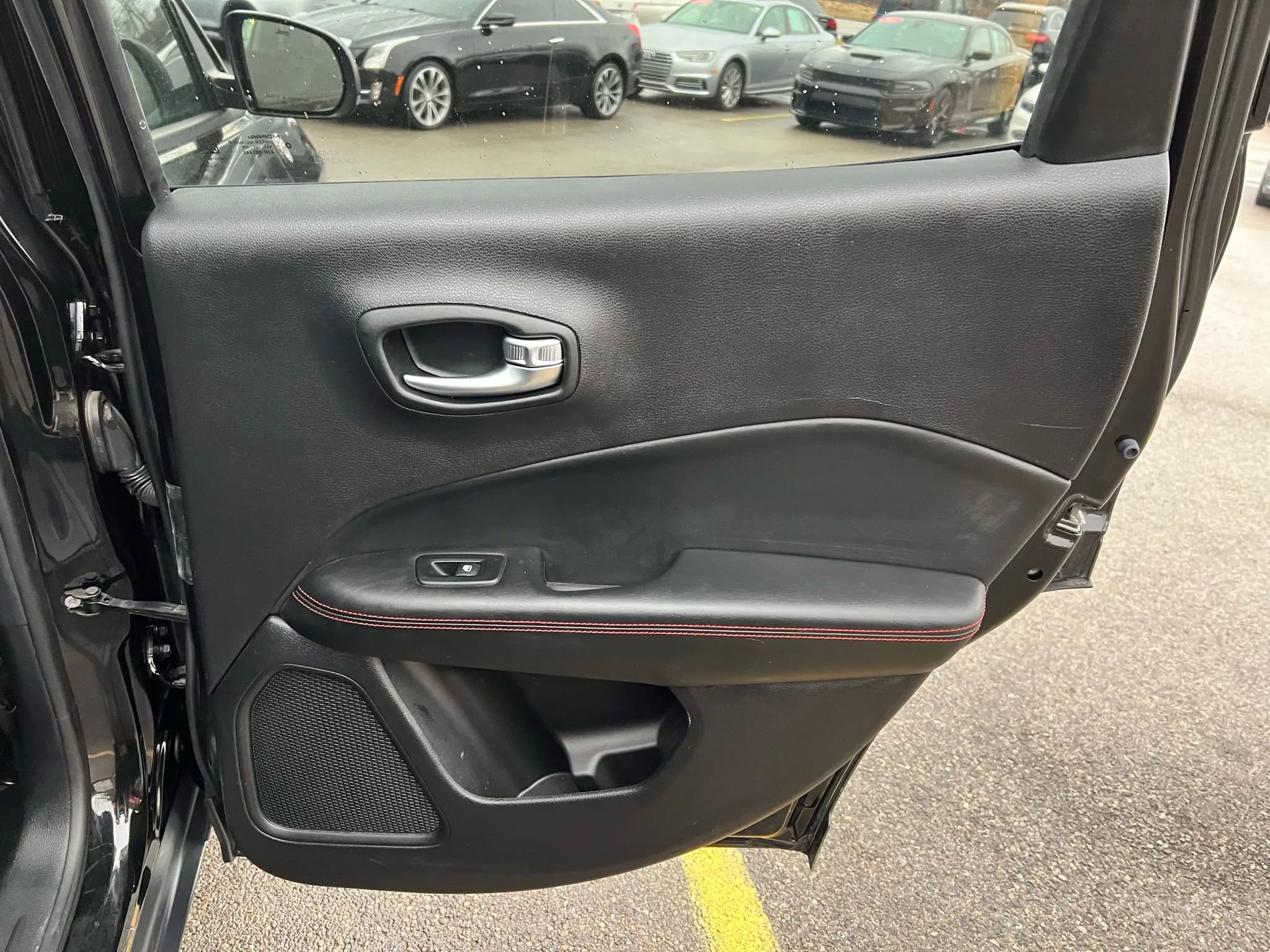 Used 2018 Jeep Compass Trailhawk w/ Cold Weather Group image 19