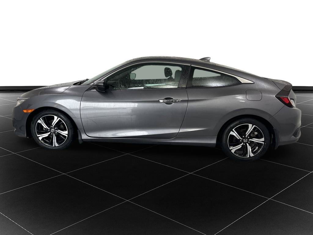 Used 2016 Honda Civic Touring image 2