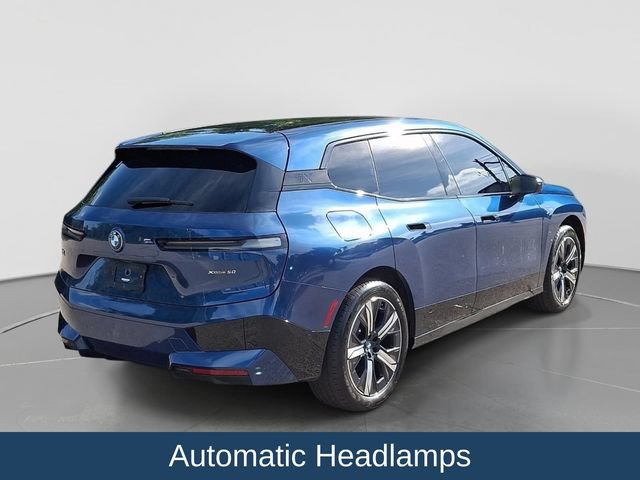 Used 2024 BMW iX xDrive50 w/ Sport Package AWD/4WD image 7