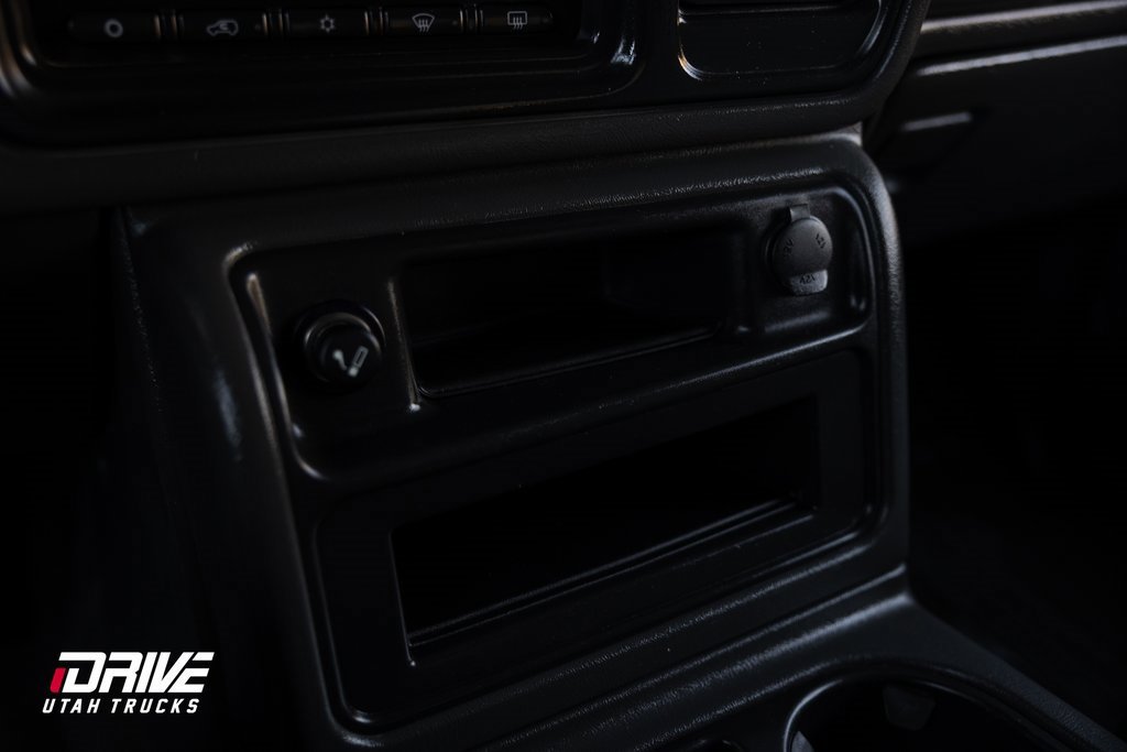 Used 2007 GMC Sierra 3500 SLT w/ Skid Plate Package image 32