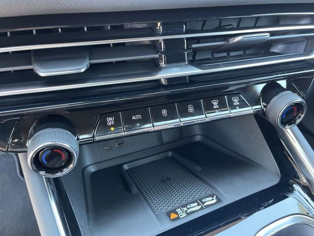 New 2026 Chevrolet Traverse RS w/ LPO, Floor Liner Package AWD/4WD image 19