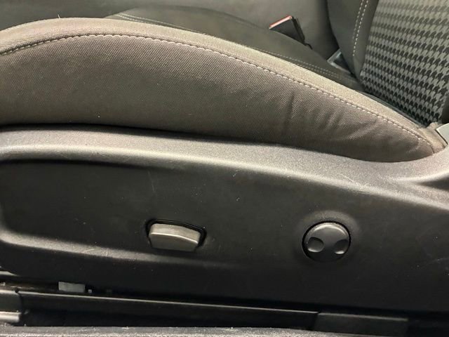 Used 2023 Dodge Challenger SXT image 12