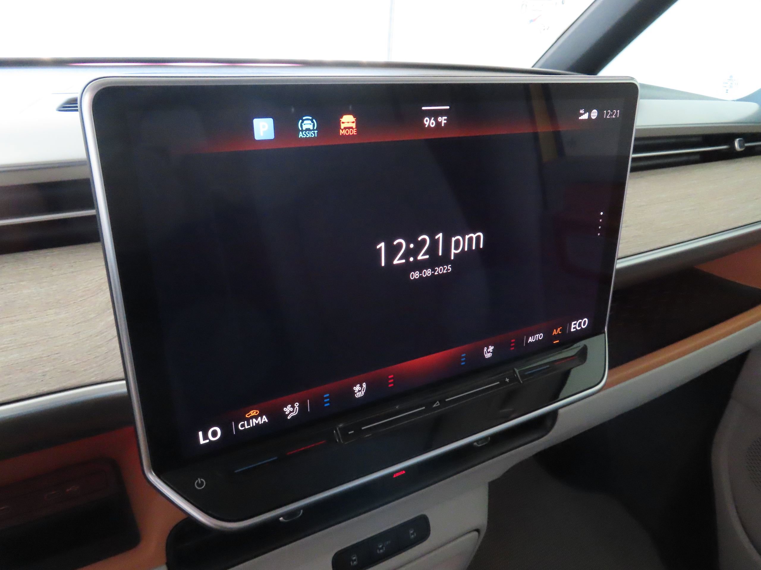 New 2025 Volkswagen ID. Buzz 1st Edition image 18