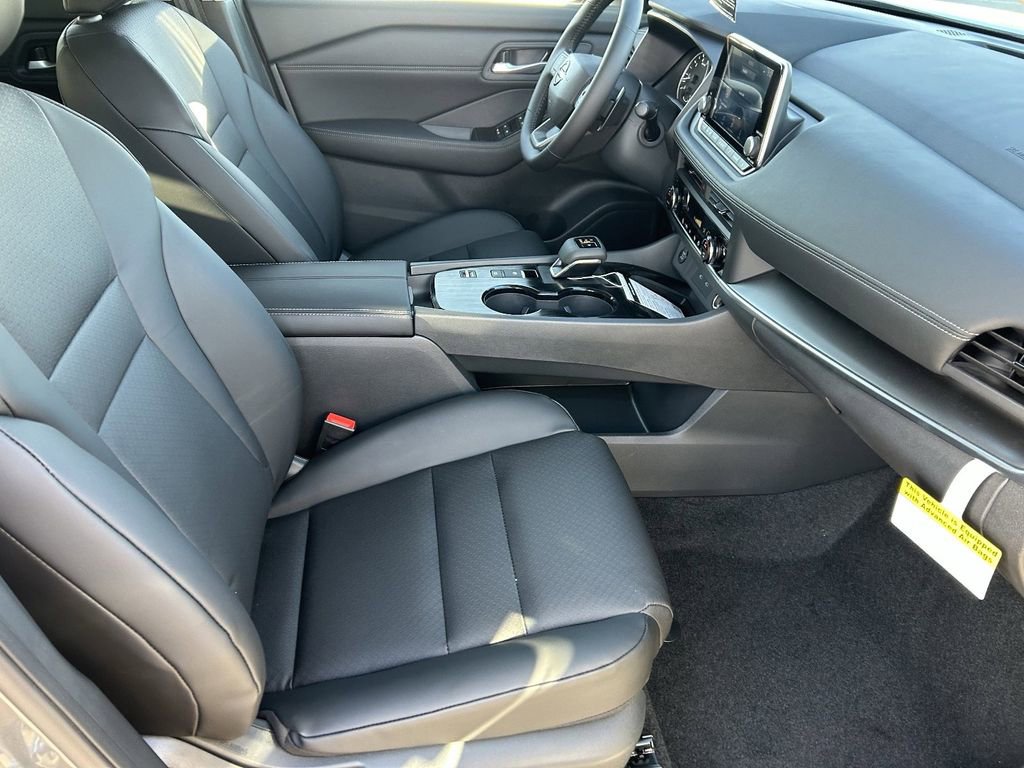 New 2026 Nissan Rogue SV image 9