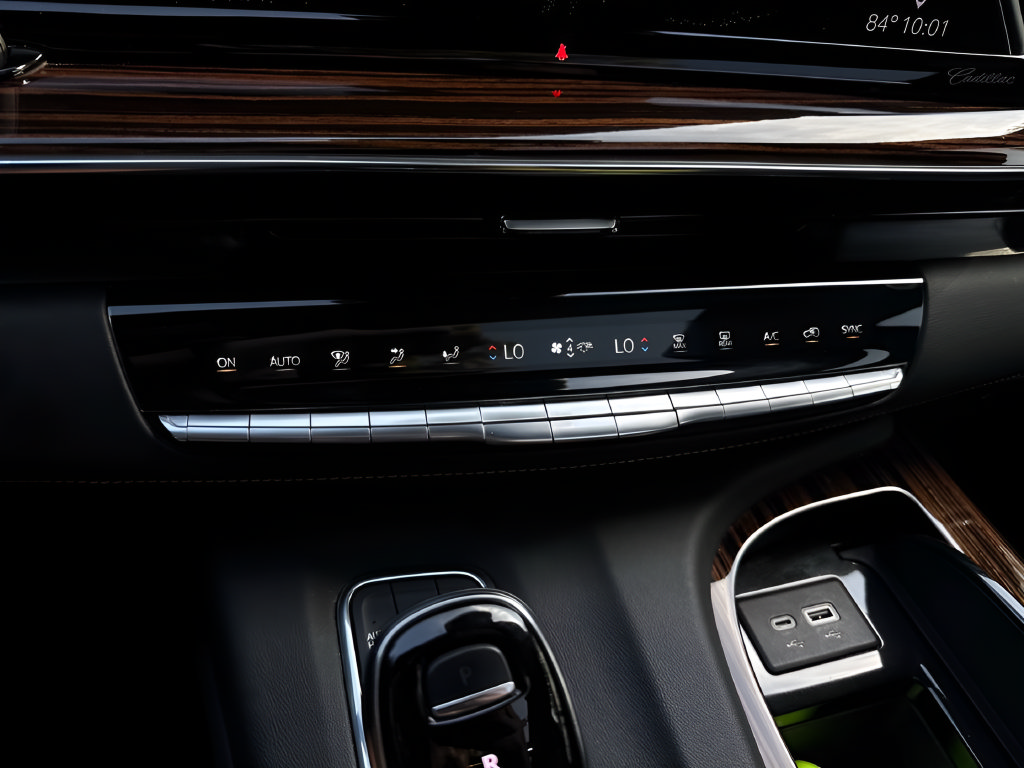 Used 2021 Cadillac Escalade ESV Premium Luxury w/ Driver Assist Tech Package AWD/4WD image 9
