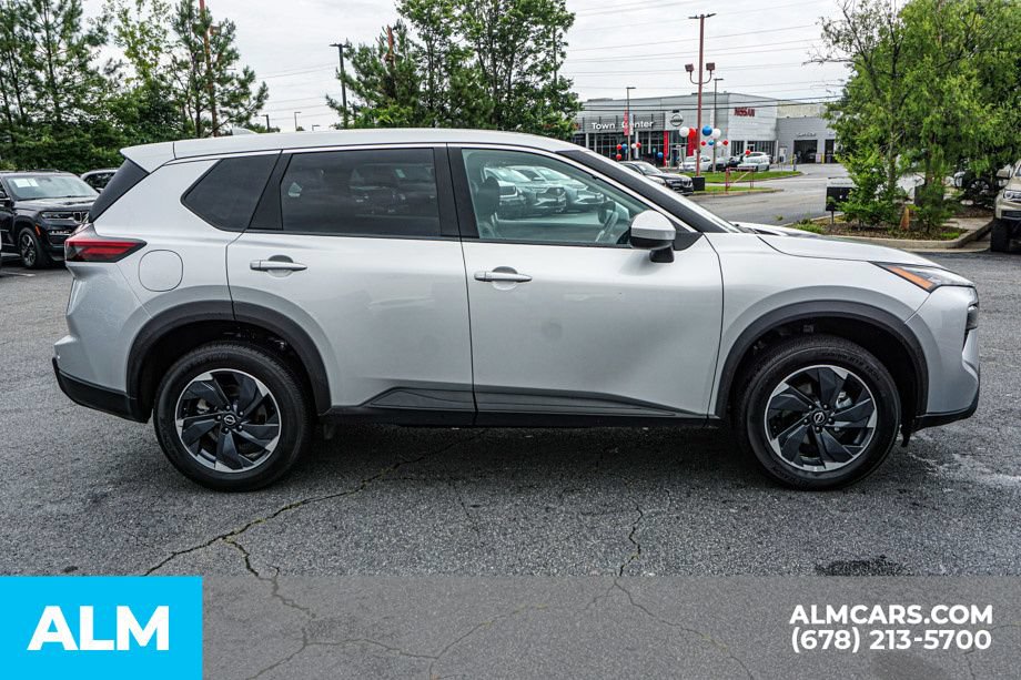 Used 2024 Nissan Rogue SV FWD image 8