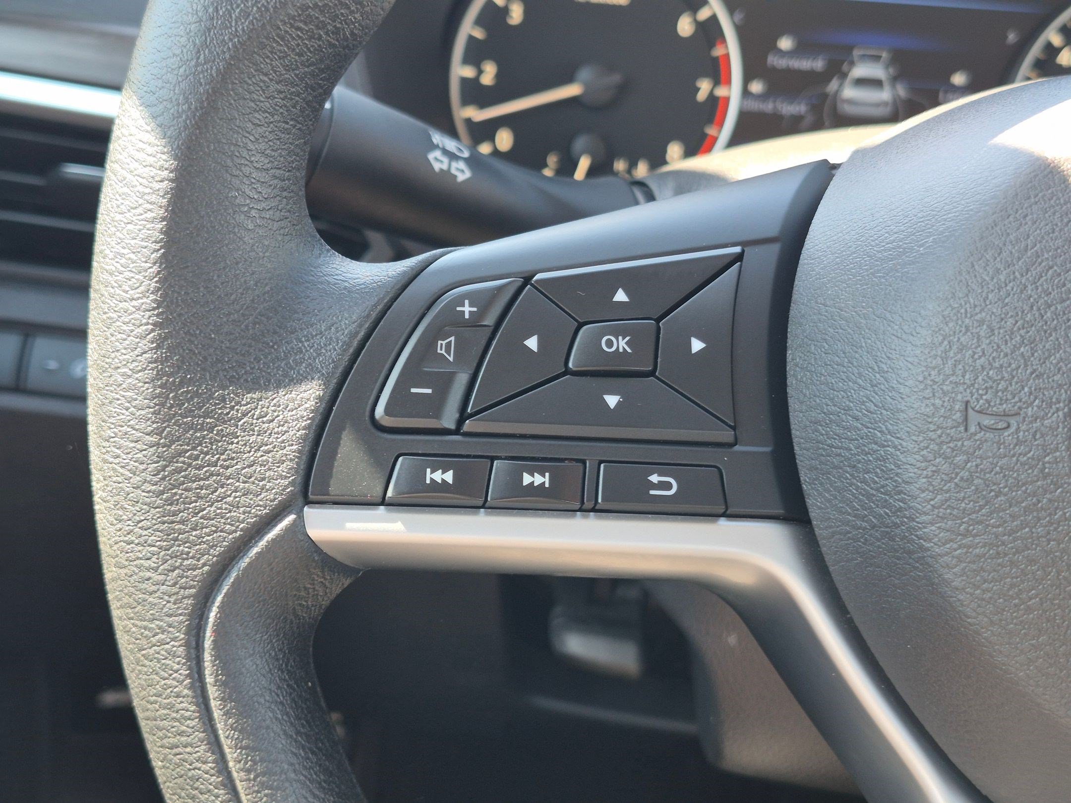 Certified 2025 Nissan Altima 2.5 SV FWD image 20