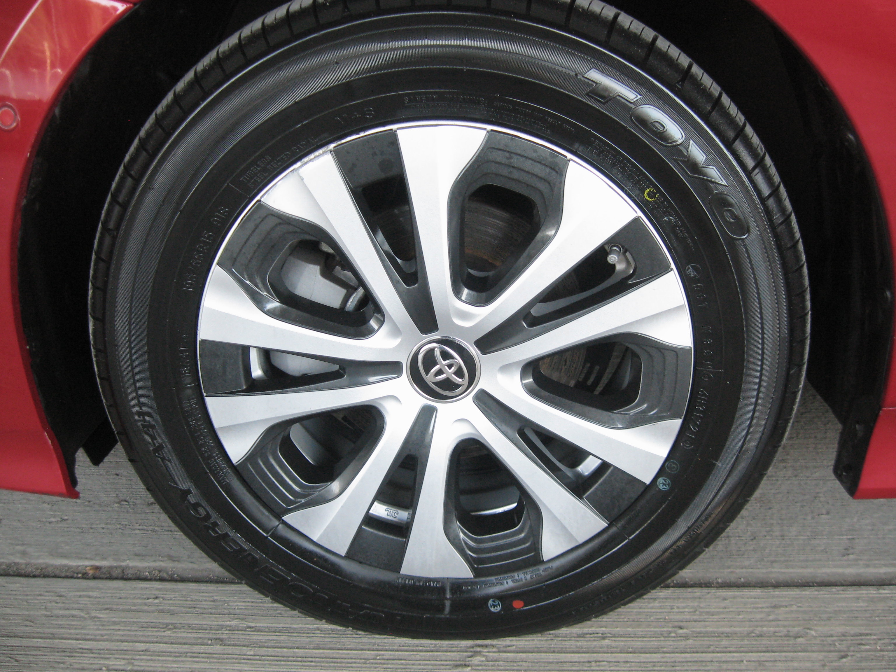 Used 2021 Toyota Prius XLE w/ Advanced Technology Package image 24