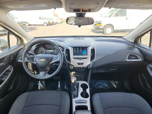 Used 2017 Chevrolet Cruze LS image 33