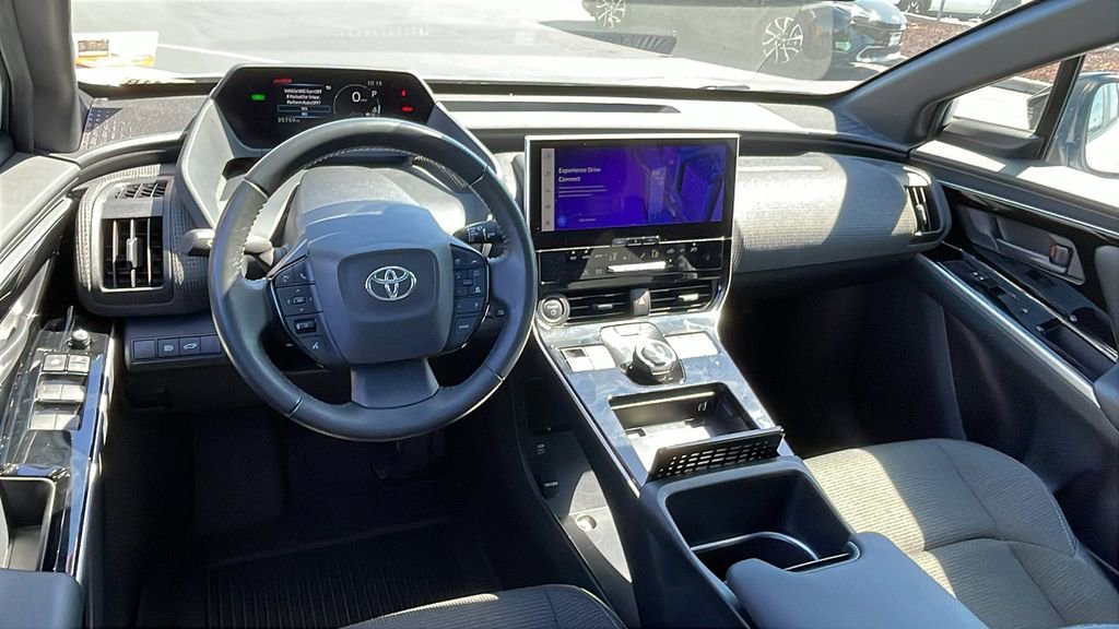 Certified 2022 Toyota Venza LE AWD/4WD image 14