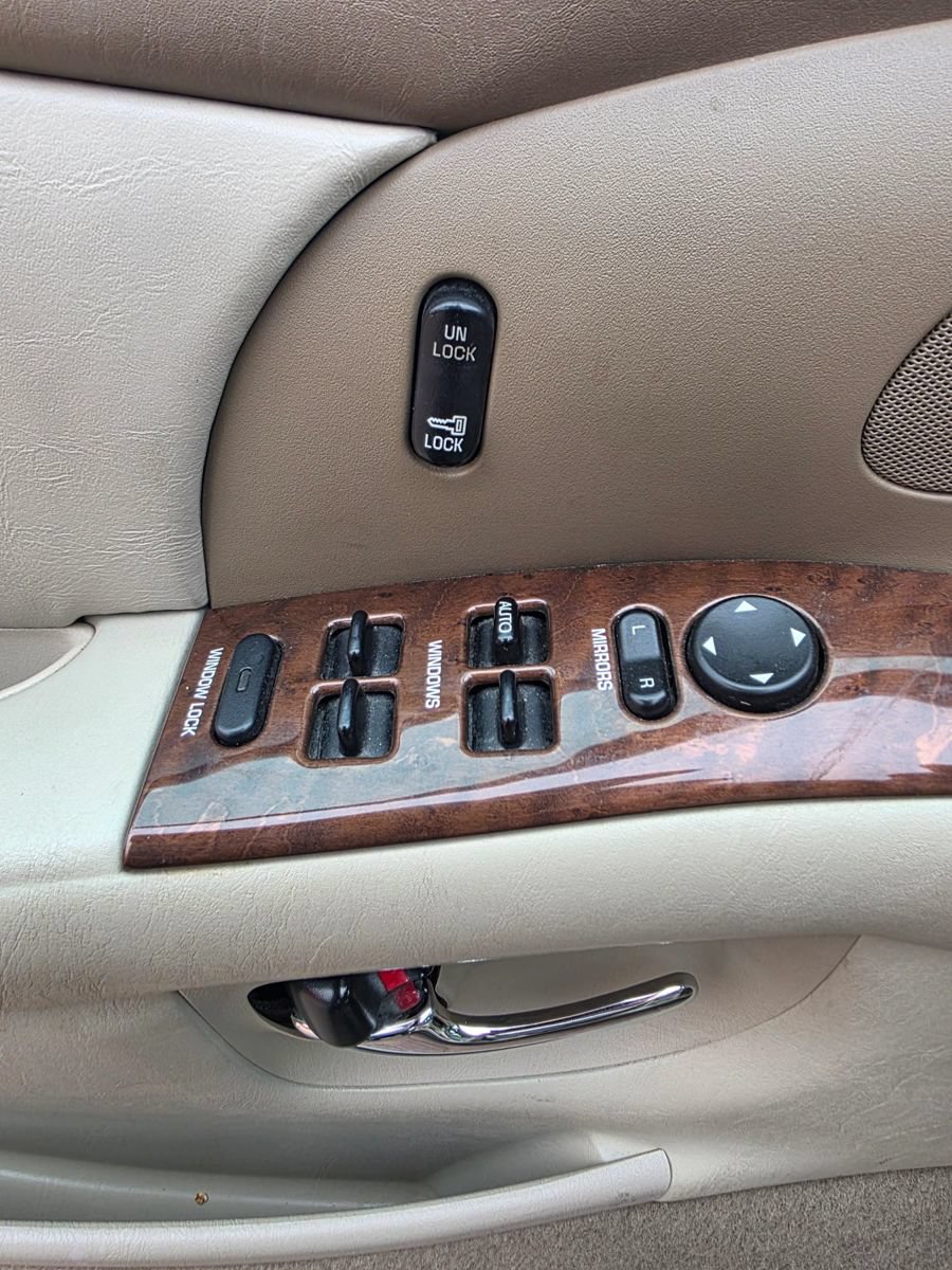 Used 2004 Buick Park Avenue FWD image 11
