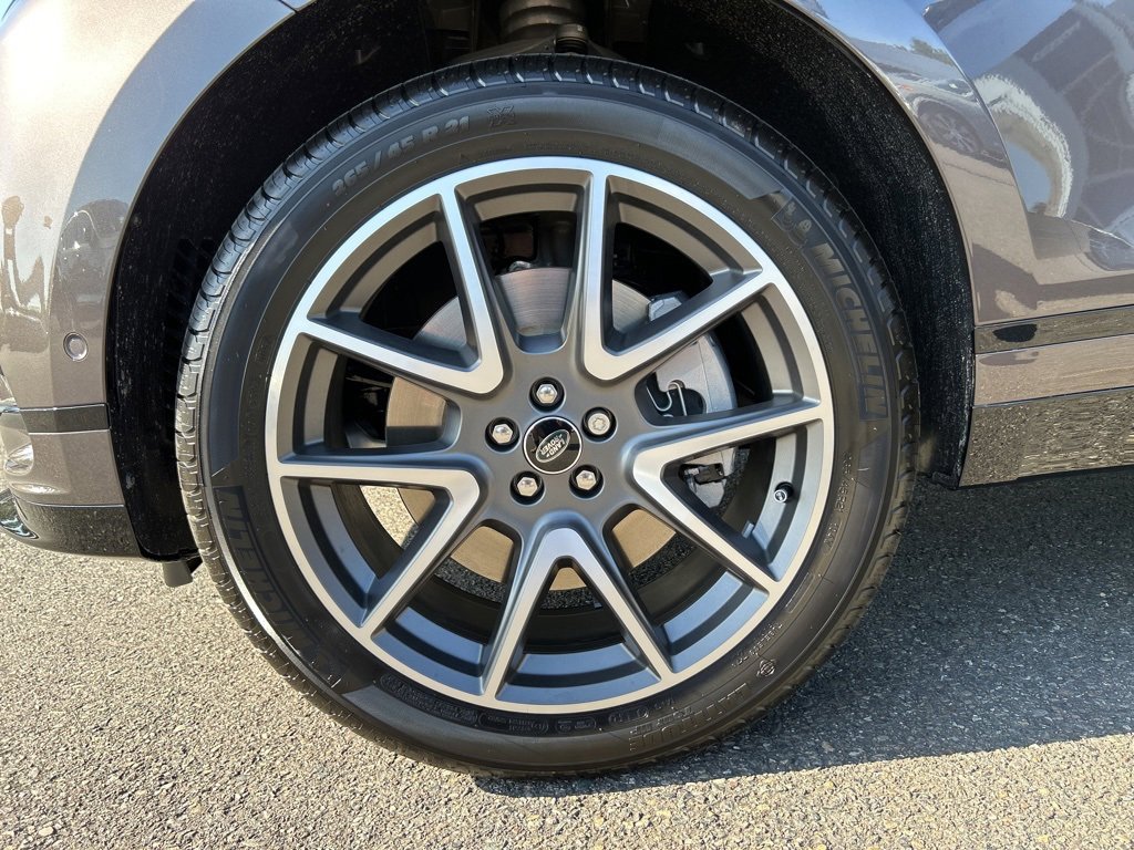 New 2026 Land Rover Range Rover Velar Dynamic SE image 28