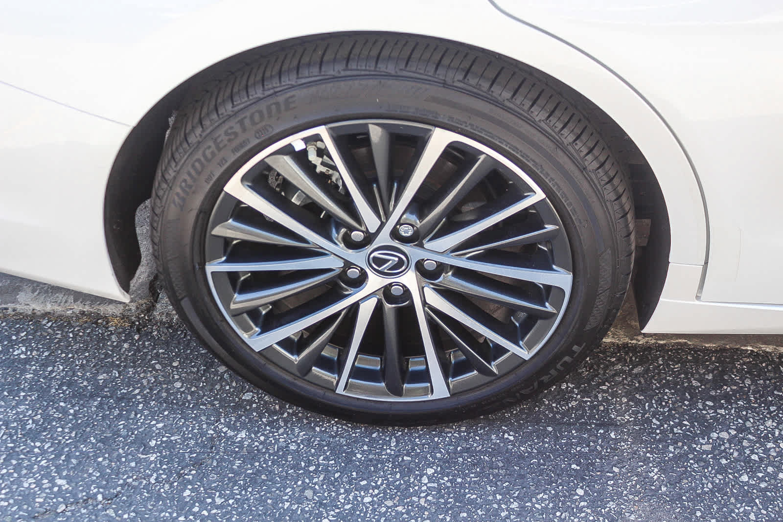 Used 2025 Lexus ES 300h w/ Premium Package FWD image 9