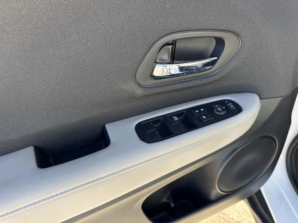 Used 2021 Honda HR-V LX image 36