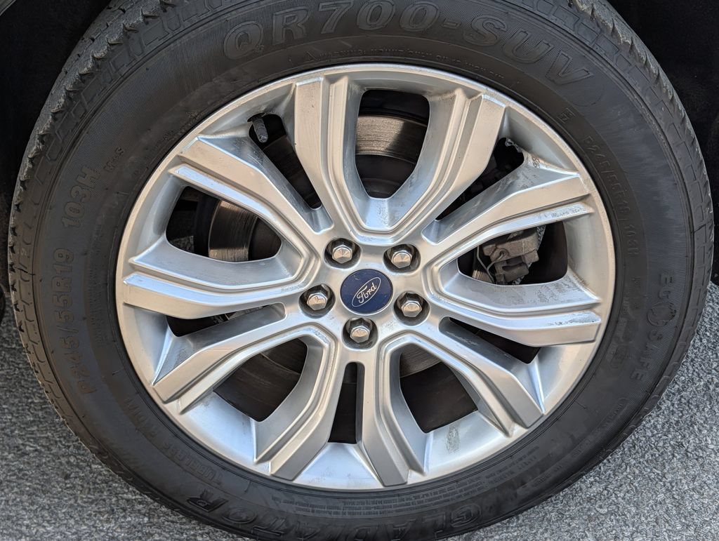 Used 2022 Ford Edge Titanium AWD/4WD image 10