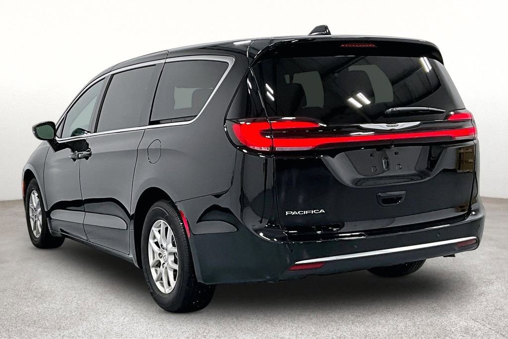 Used 2026 Chrysler Pacifica Select FWD image 15