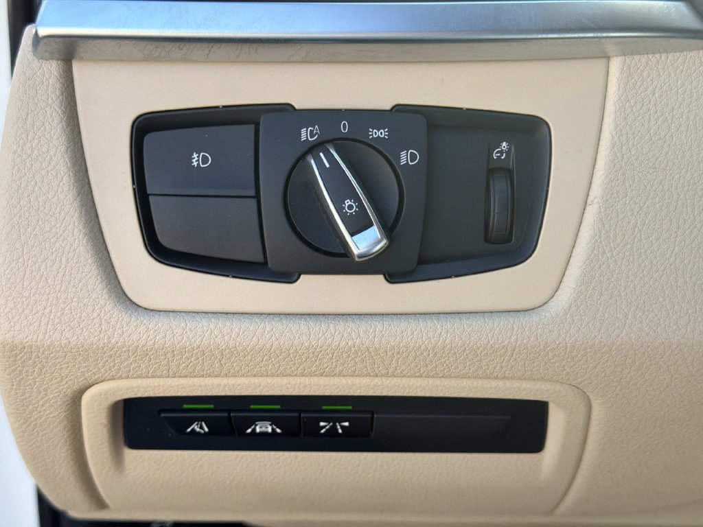 Used 2018 BMW 330i Sedan RWD image 21