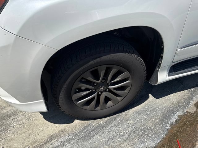 Used 2017 Lexus GX 460 w/ Navigation Package AWD/4WD image 10