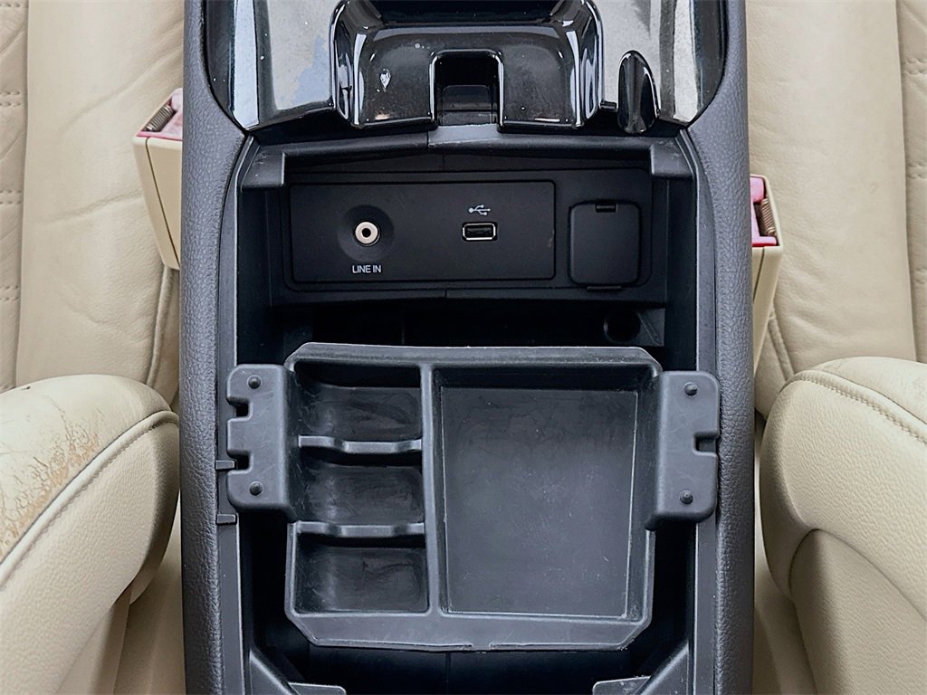 Used 2015 Ford Fusion SE w/ Equipment Group 202A image 19