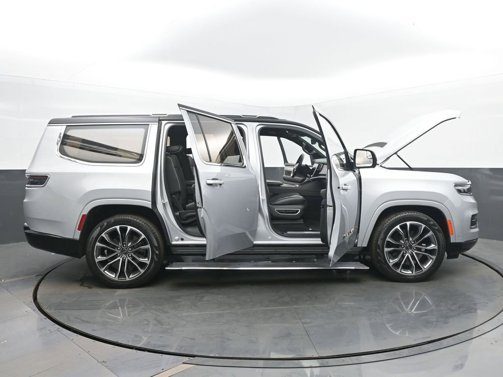 Used 2023 Jeep Grand Wagoneer Series III image 59