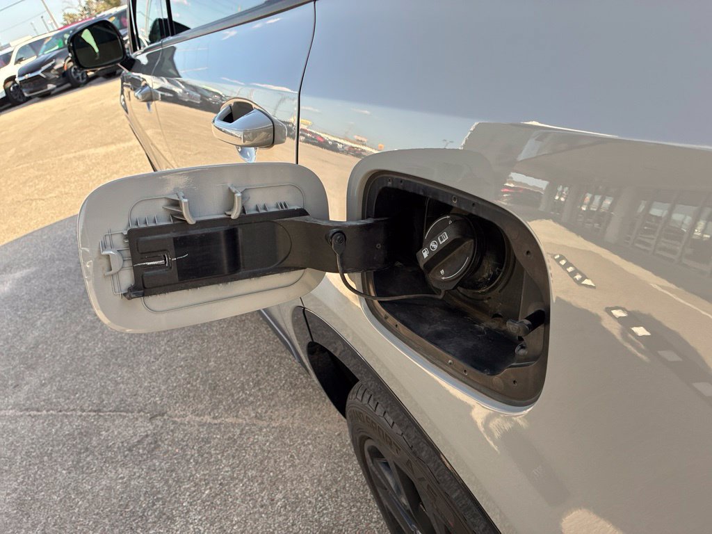Used 2023 Kia Sorento SX AWD/4WD image 14