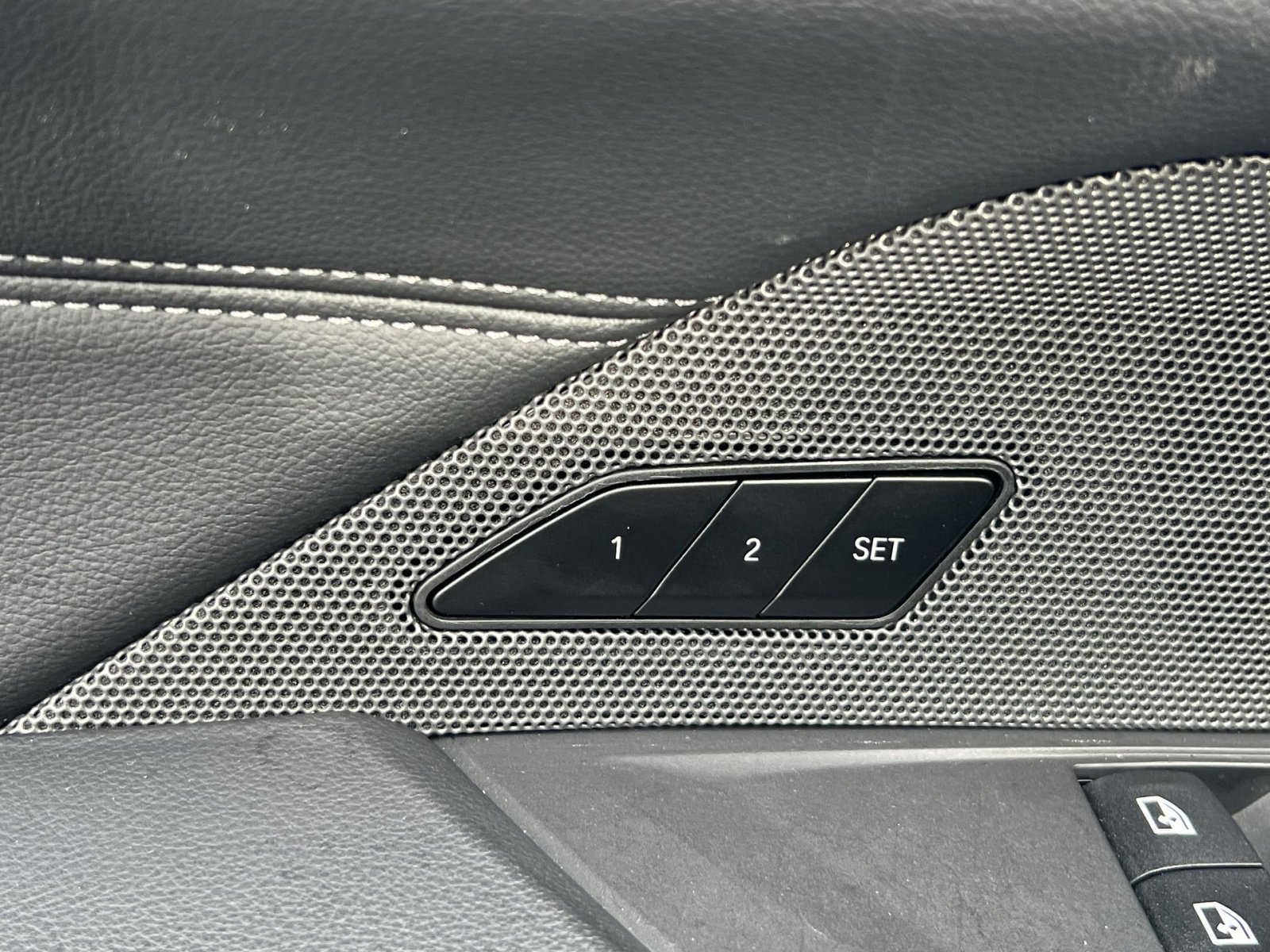 Used 2024 BMW 430i xDrive Coupe w/ Premium Package image 30