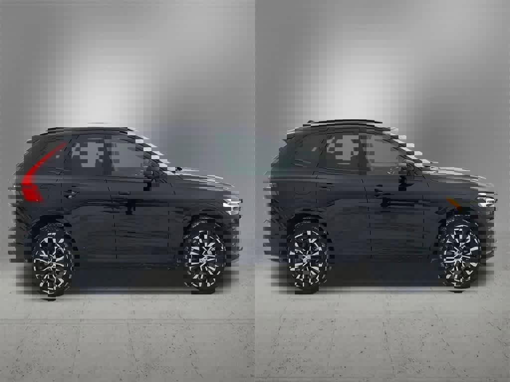 Used 2025 Volvo XC60 B5 Ultra image 7