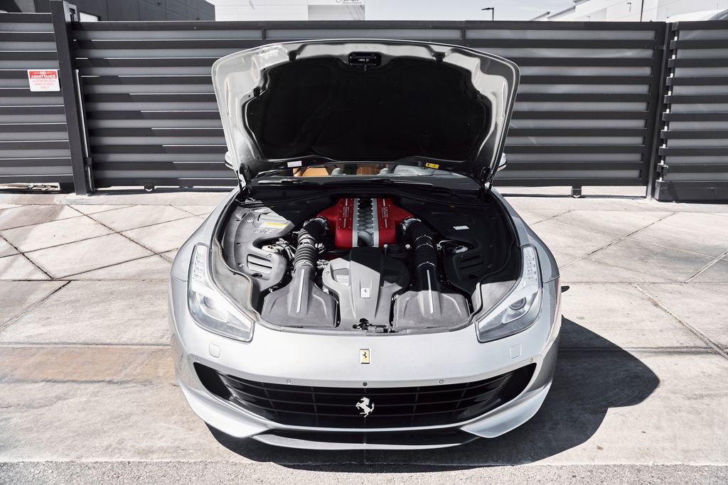 Used 2018 Ferrari GTC4Lusso image 16