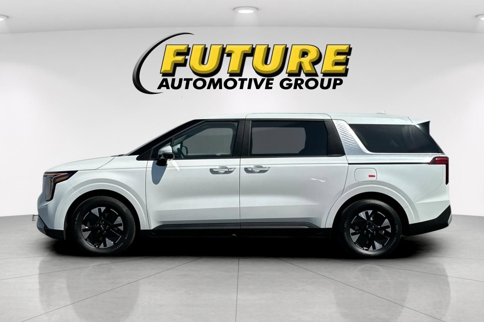 Used 2026 Kia Carnival LXS FWD image 7